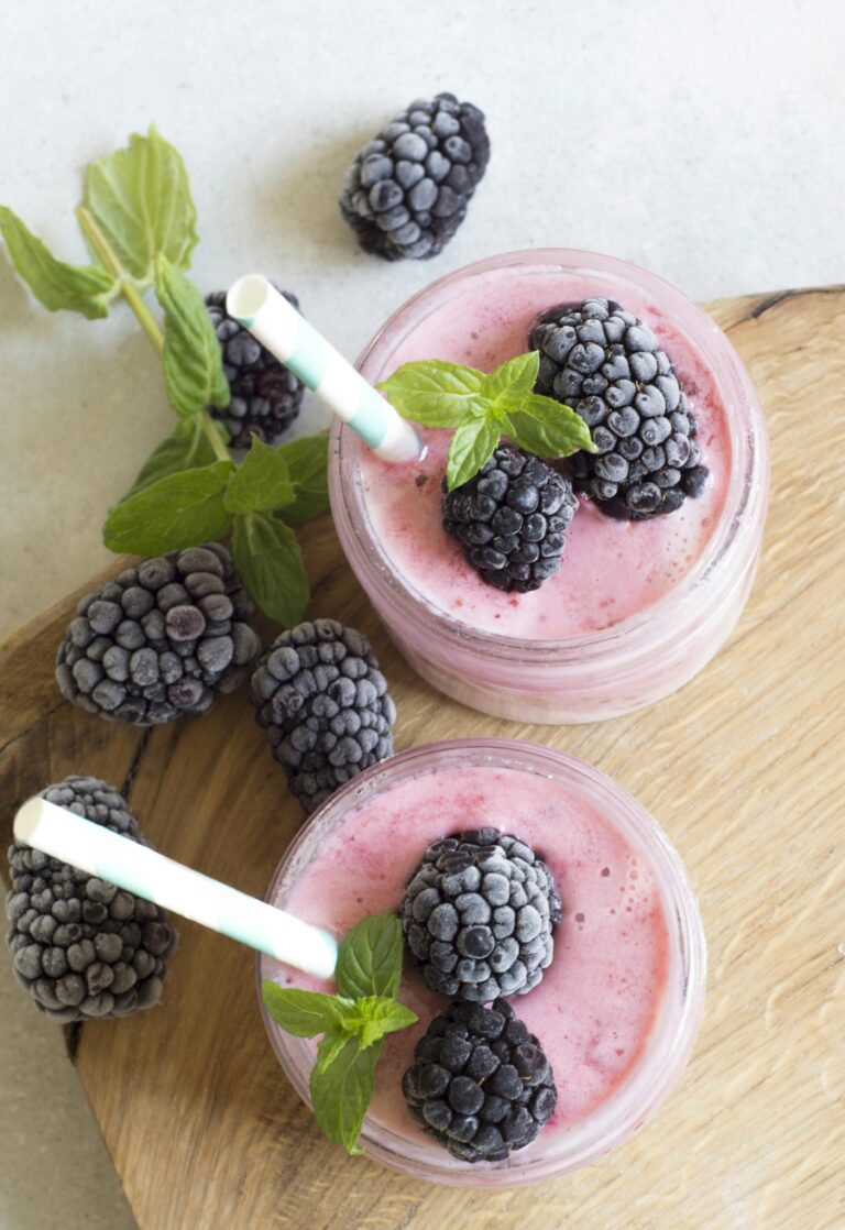 Best Probiotic Smoothies Recipes for Digestive Health & Easy Blending